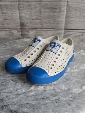 Native Star Wars Shoes, Womens Size 9 or Mens Size 7